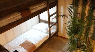 Гостиница Moy Hostel Сочи Кровать в общем 6-местном номере для мужчин и женщин-6